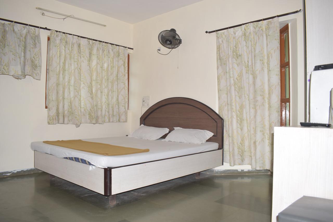 Hotel Guruji アリバグ エクステリア 写真
